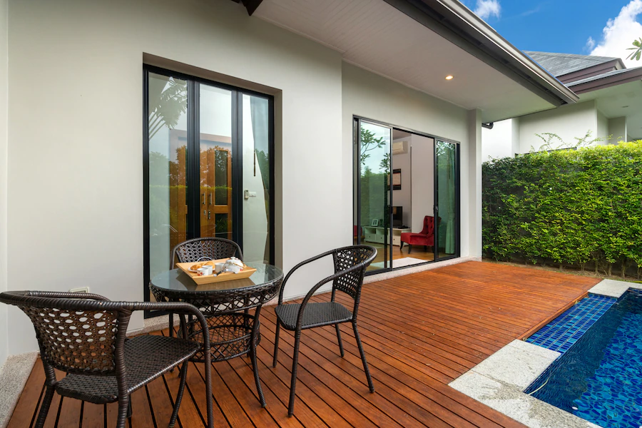 Terrasse und Veranda – Vorteile eines „grünen“ Wohnzimmers