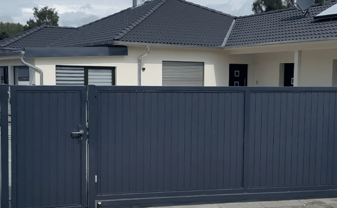 Hoftore und Pforten für Betonzäune